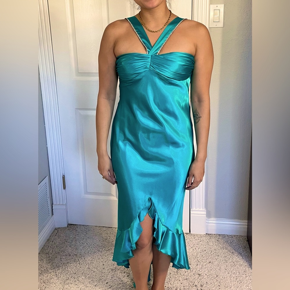 Evening dress. Turquoise color.  Very flattering dress.